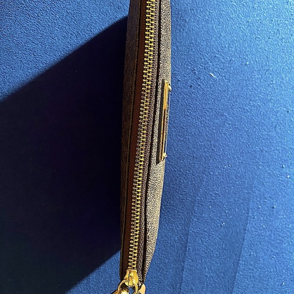 Michael Kors Wristlet Wallet Clutch - Picture 6 of 8